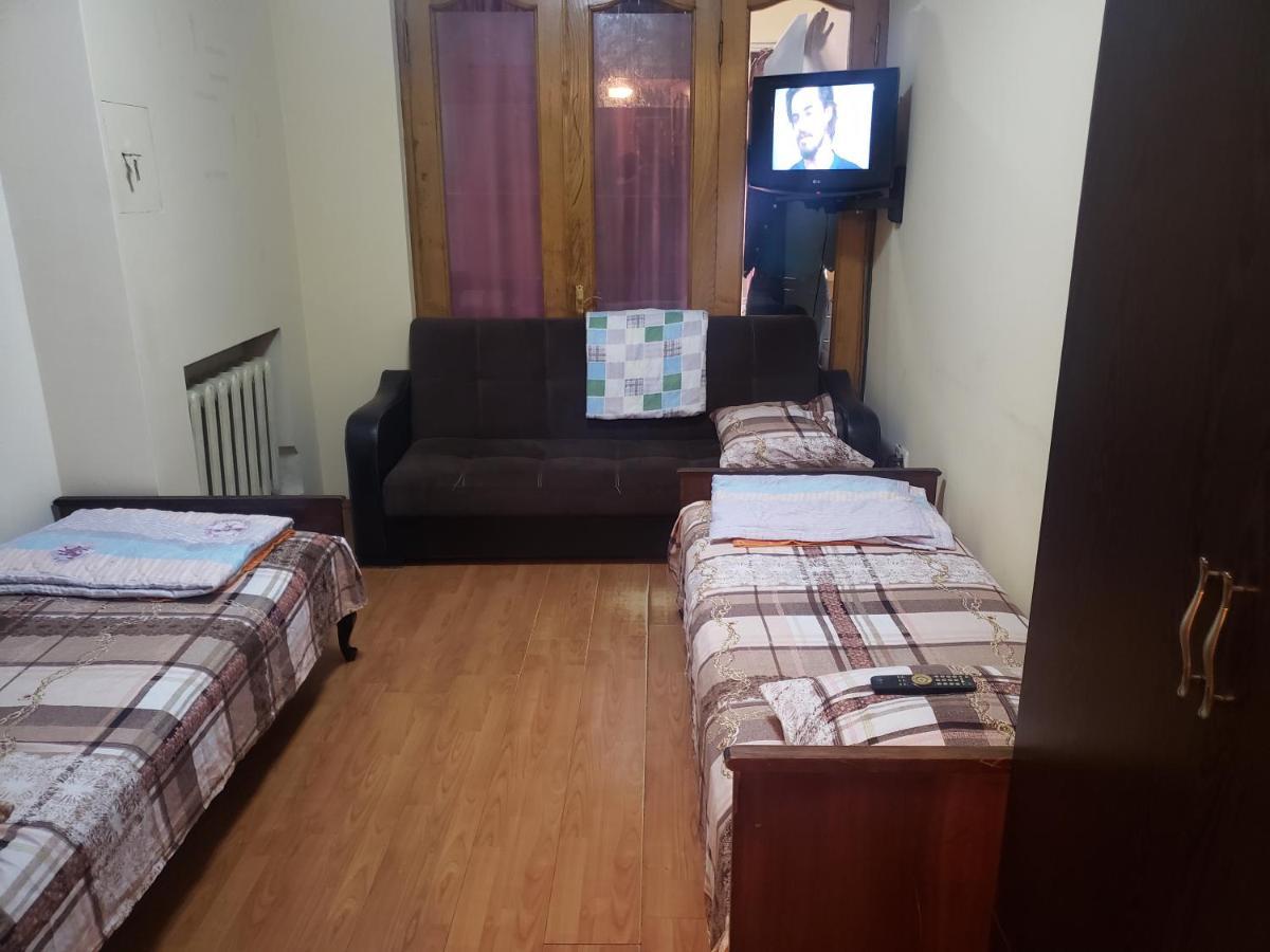 Intercity Hostel Batumi Exterior photo