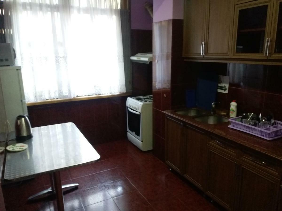 Intercity Hostel Batumi Exterior photo